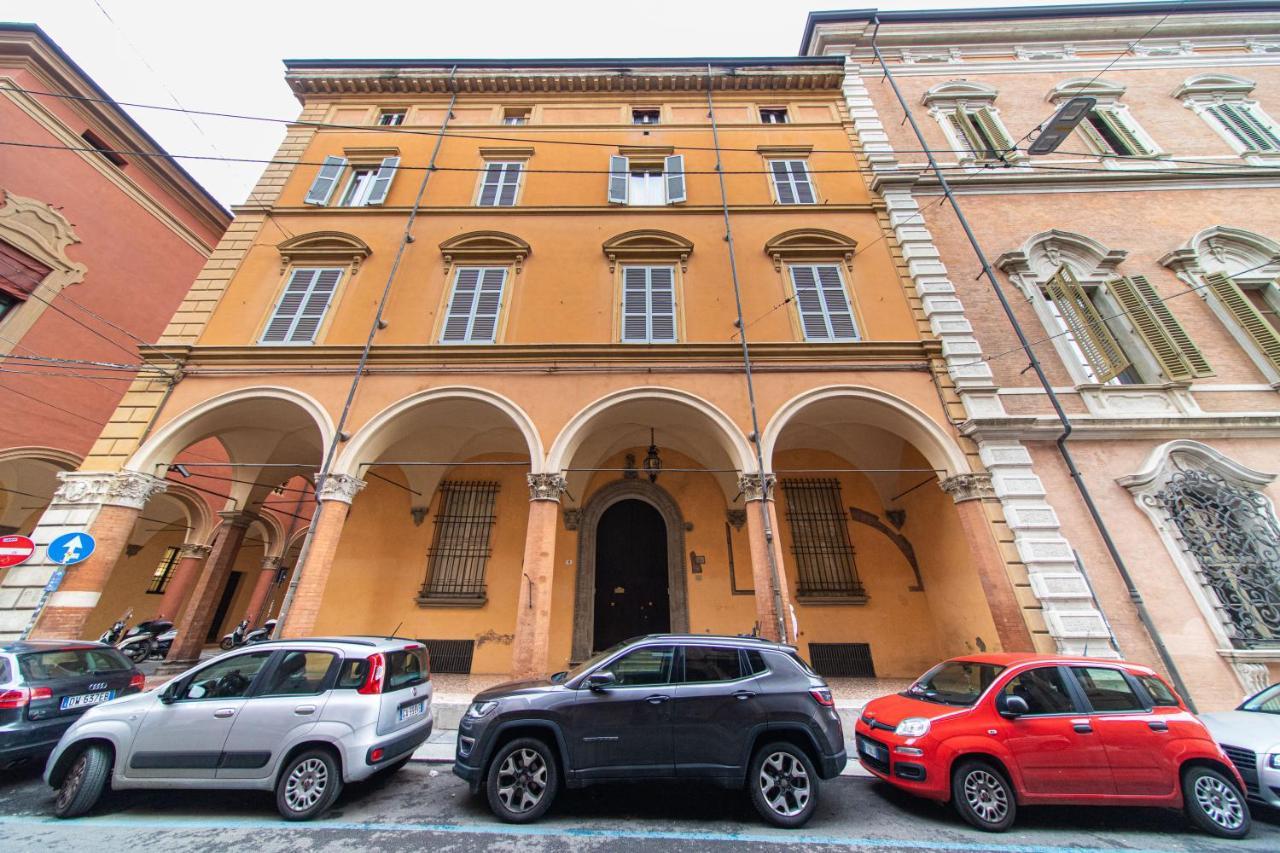 Lussuoso Appartamento Nel Cuore Di Bologna Eksteriør billede